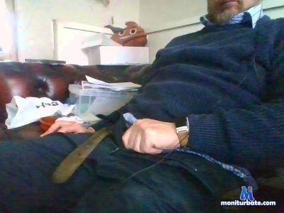 chubbycub69 cam4 gay performer from United Kingdom of Great Britain & Northern Ireland c2c 