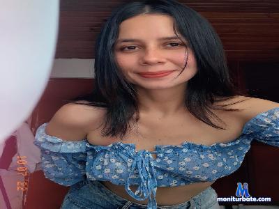 emily_sweet24 cam4 bicurious performer from Republic of Colombia  