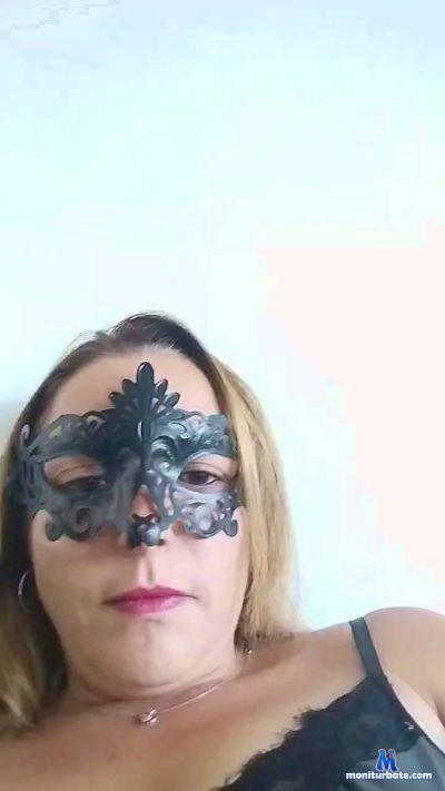 Doucelouve9 cam4 bisexual performer from French Republic C2C deepthroat blowjob spanking pussy 