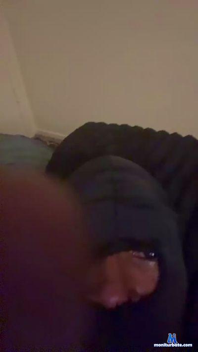 Finesheesh18 cam4 bicurious performer from United States of America  