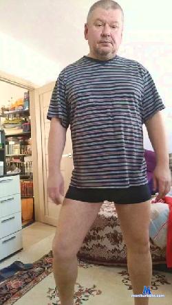 vovaniche cam4 live cam performer profile