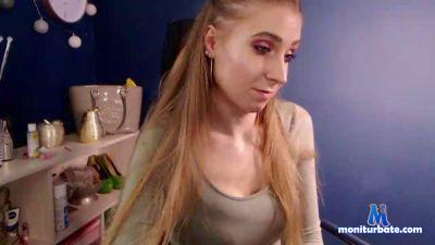 Selena_Castro cam4 bicurious performer from United States of America rollthedice 