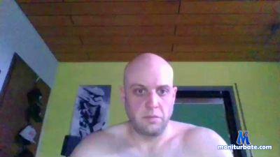 moimeme123 cam4 bicurious performer from Portuguese Republic  