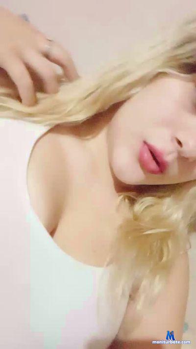 AlmuWeed420 cam4 bisexual performer from Argentine Republic  