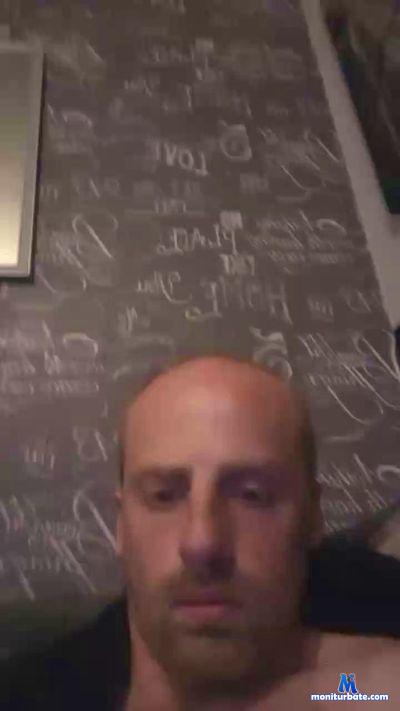 Jiggaman08 cam4 straight performer from United Kingdom of Great Britain & Northern Ireland  