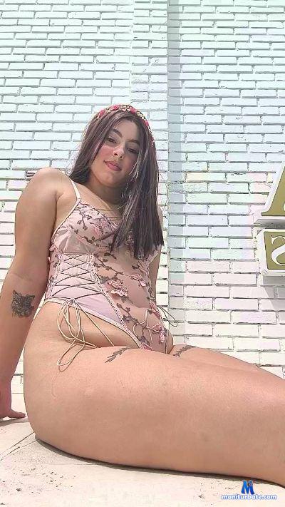 Nami_Russo cam4 bicurious performer from United States of America feet spanking ass pussy anal pornstar 