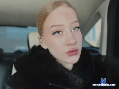 LoraCritchlow cam4 straight performer from French Republic masturbation feet striptease cute cosplay spanking 