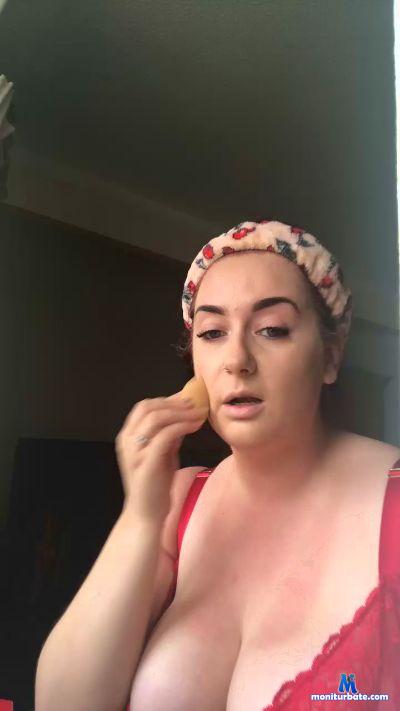 Meggieee98 cam4 straight performer from United Kingdom of Great Britain & Northern Ireland amateur 