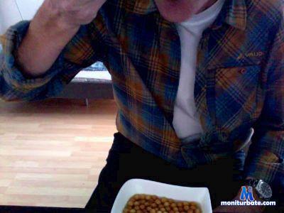 tombihot cam4 gay performer from Swiss Confederation  