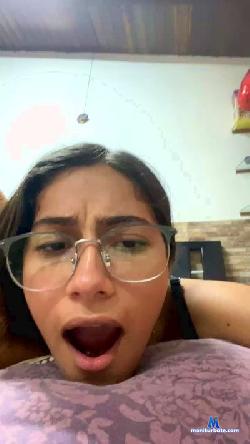 Roxyhot069 cam4 live cam performer profile