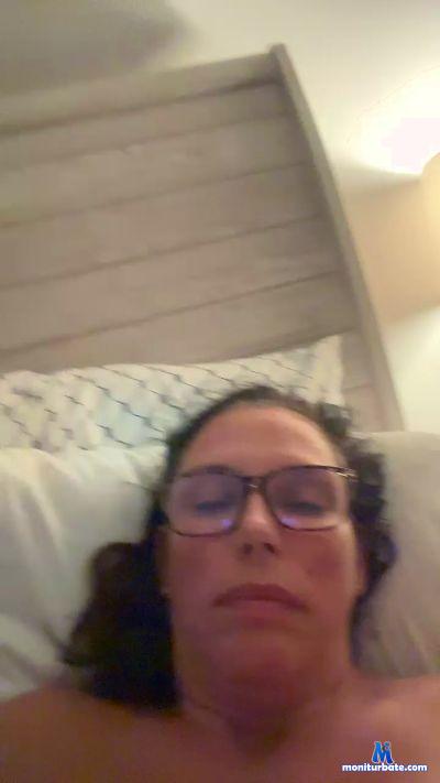 CougarMama cam4 straight performer from United States of America cute amateur 