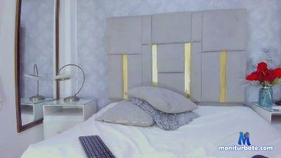 Ryna555 cam4 bicurious performer from Republic of Colombia striptease ass bigtits pawg masturbation C2C amateur 