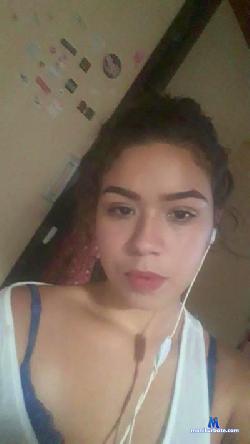 Malia_33 cam4 live cam performer profile