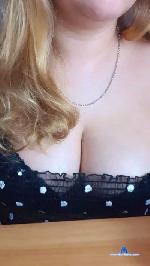 Yeeeah cam4 livecam show performer room profile