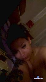 Shara98 cam4 livecam show performer room profile
