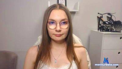 EllyHEARTx cam4 bicurious performer from Federal Republic of Germany femdom feet bigass C2C cute amateur 