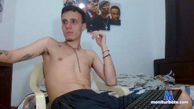 tommy_master cam4 bisexual performer from Republic of Colombia C2C masturbation striptease femdom ass feet smoke 