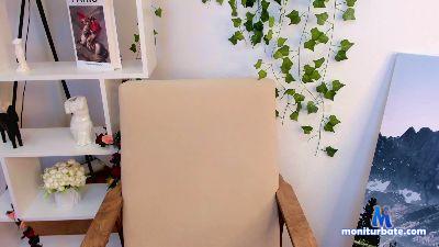 RefugiaZugg cam4 bisexual performer from French Republic gamer femdom fisting squirt masturbation C2C schoolgirl 