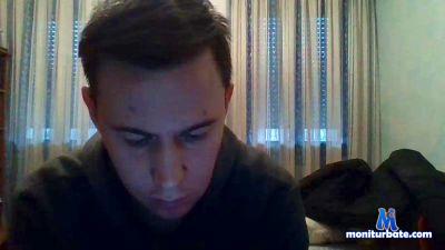 nicola93hot3 cam4 straight performer from Republic of Italy  