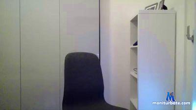 Oliviero000 cam4 gay performer from Republic of Italy  