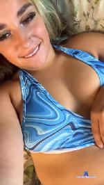 Tiaxlou cam4 livecam show performer room profile