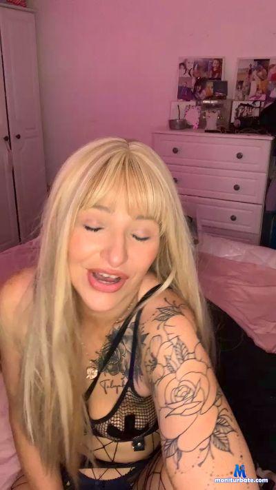 kinkykianna cam4 bisexual performer from United Kingdom of Great Britain & Northern Ireland amateur bdsm feet pornstar 