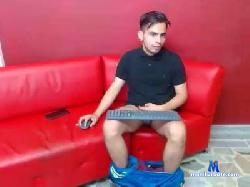 DunzoKev cam4 live cam performer profile