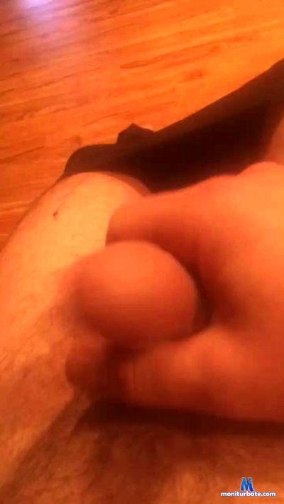 justwhatuc1 cam4 bicurious performer from Canada  