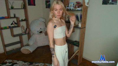 BriannaVert cam4 bisexual performer from Kingdom of Sweden  