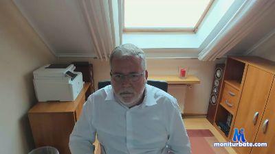 servitus_PP cam4 gay performer from Federal Republic of Germany master bdsm poppers slave gay sub hairy 