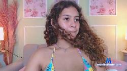 CurlyDanii cam4 live cam performer profile