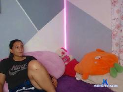 Rousseandlui cam4 live cam performer profile