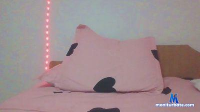 Laur_geo cam4 straight performer from Romania masturbation bigass squirt cum blowjob pussy 
