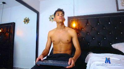 JustinHolman cam4 gay performer from Republic of Colombia milk masturbation C2C cum feet bdsm amateur 