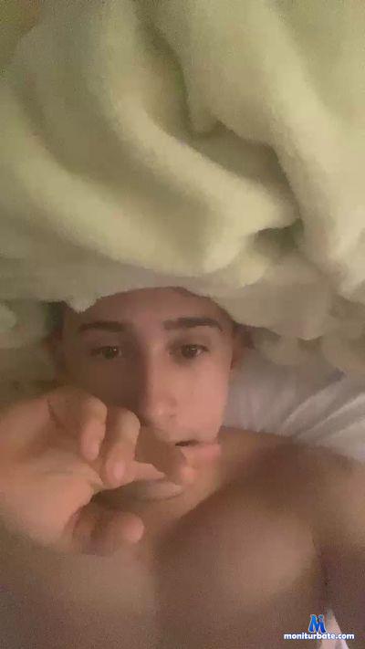 maskey1234 cam4 bisexual performer from French Republic  