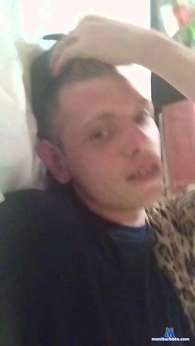 bashzander91 cam4 gay performer from United States of America  