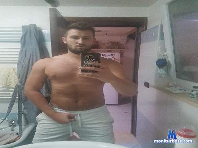 attivoporc_xxx2 cam4 bisexual performer from Republic of Italy  