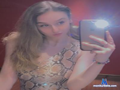 CuteLittleMuse cam4 straight performer from United Kingdom of Great Britain & Northern Ireland masturbation schoolgirl striptease cute ass pussy young 