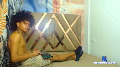 ozunababy18 cam4 bisexual performer from Republic of Colombia squirt smoke pee feet 