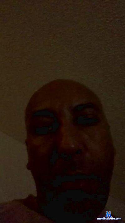 Playwithmen0w cam4 straight performer from United States of America  