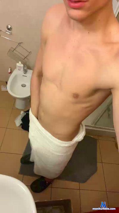 Andreacook cam4 straight performer from Republic of Italy  