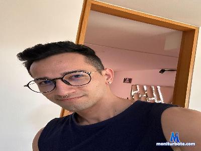 Pony_travieso cam4 gay performer from Republic of Colombia amateur C2C bigass masturbation armpits pee ass 