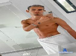 Heitor_Baumann cam4 live cam performer profile