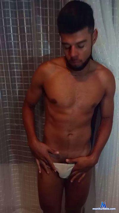 edmond_fun cam4 bisexual performer from Republic of Colombia cloud amateur party pee ass masturbation cum 