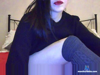 loveredlips cam4 bisexual performer from Republic of Italy feet tits lips kiss 