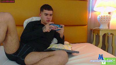honey_moonn cam4 gay performer from United States of America  