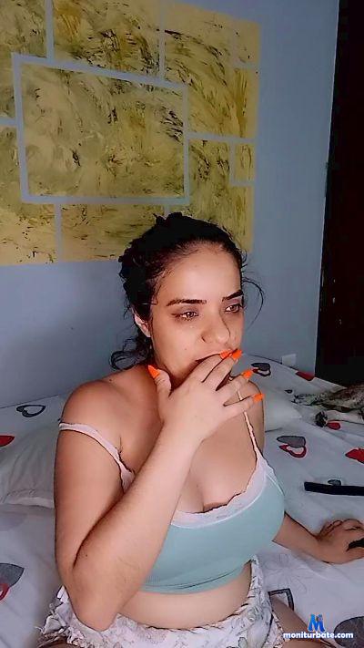 yenny_lov cam4 straight performer from United States of America  