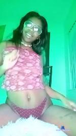 BelizeanDreams cam4 livecam show performer room profile