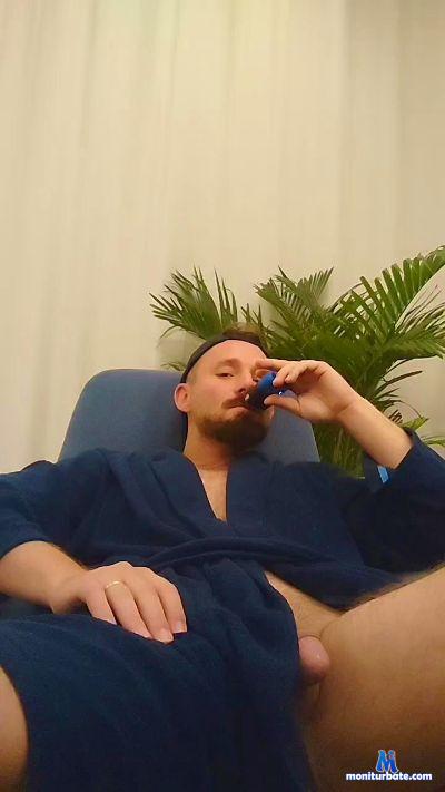 dilf2298 cam4 bicurious performer from United States of America  