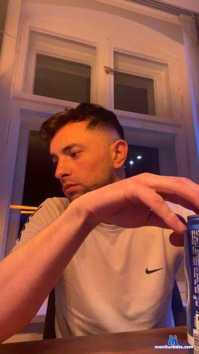 Berlin_90 cam4 bicurious performer from Federal Republic of Germany  